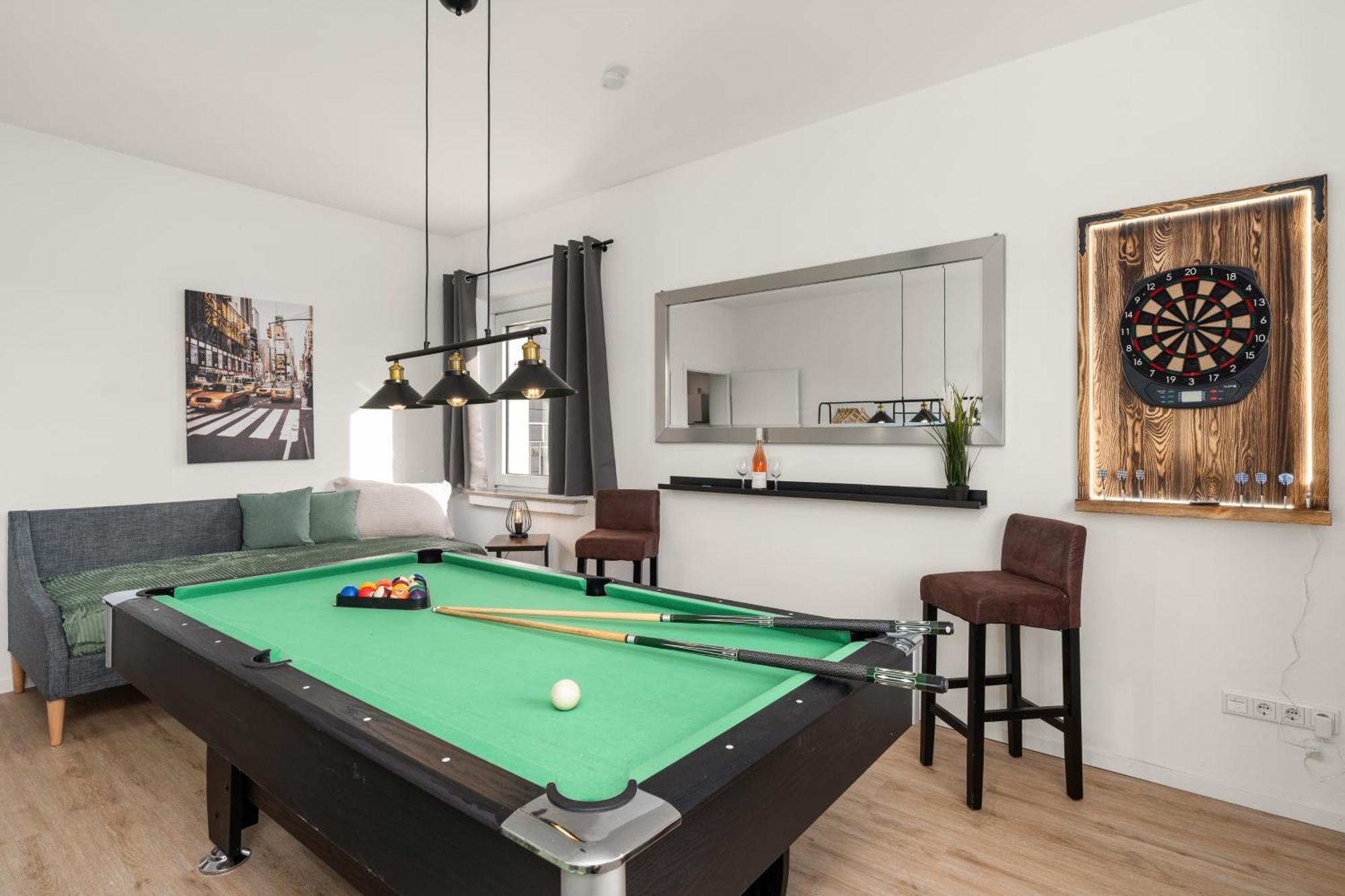 Homely-Apartment Manhattanart, Zentral, Parkplatz, Billard,Ps4, Dart, Balkon Bielefeld Exterior foto