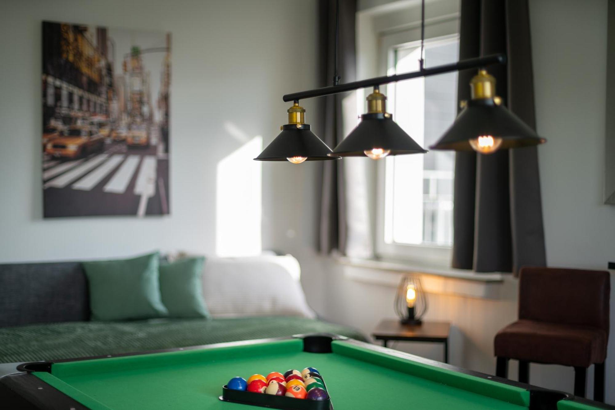 Homely-Apartment Manhattanart, Zentral, Parkplatz, Billard,Ps4, Dart, Balkon Bielefeld Exterior foto